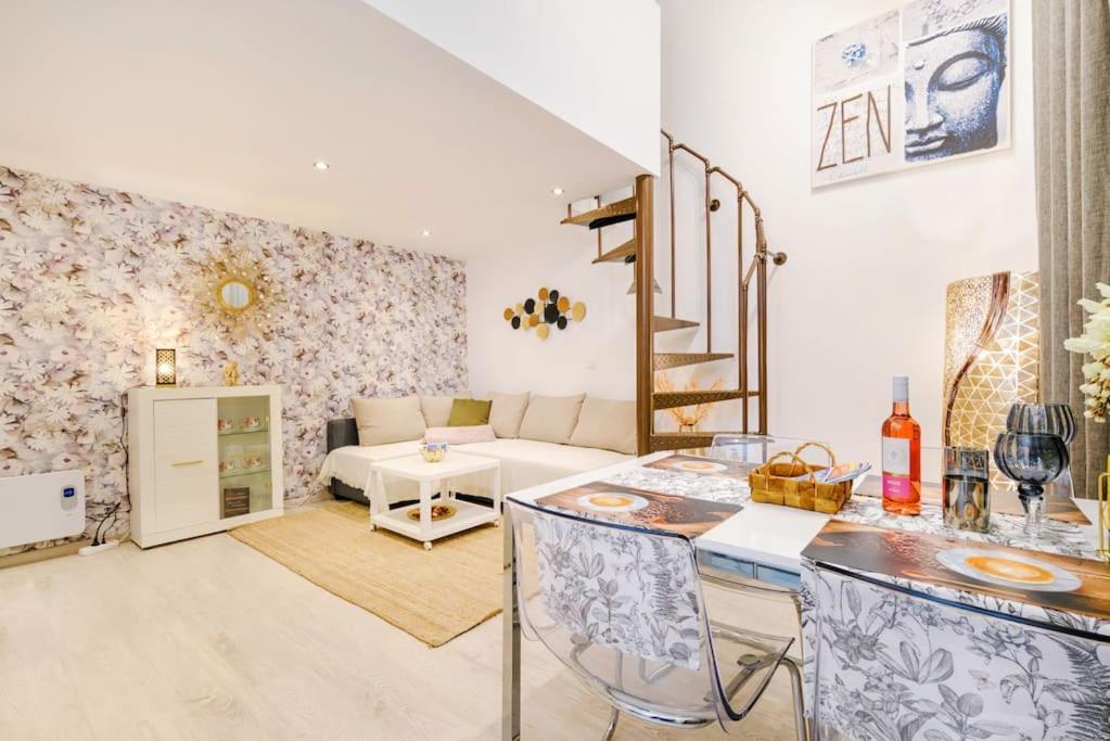 דירה Ruin Bar-loft Design